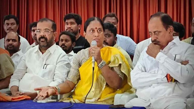 Konda Surekha Is Ready To Face KTR Legally 