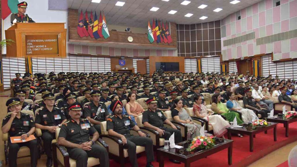 Award distribution ceremony of TES-43 Course conducted at MCEME