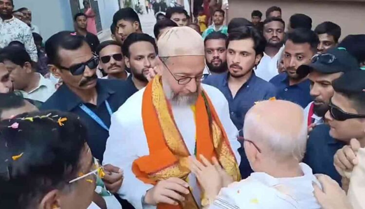 WATCH | Asaduddin Owaisi Took Blessings From A Hindu Priest During Campaign In Hyderabad