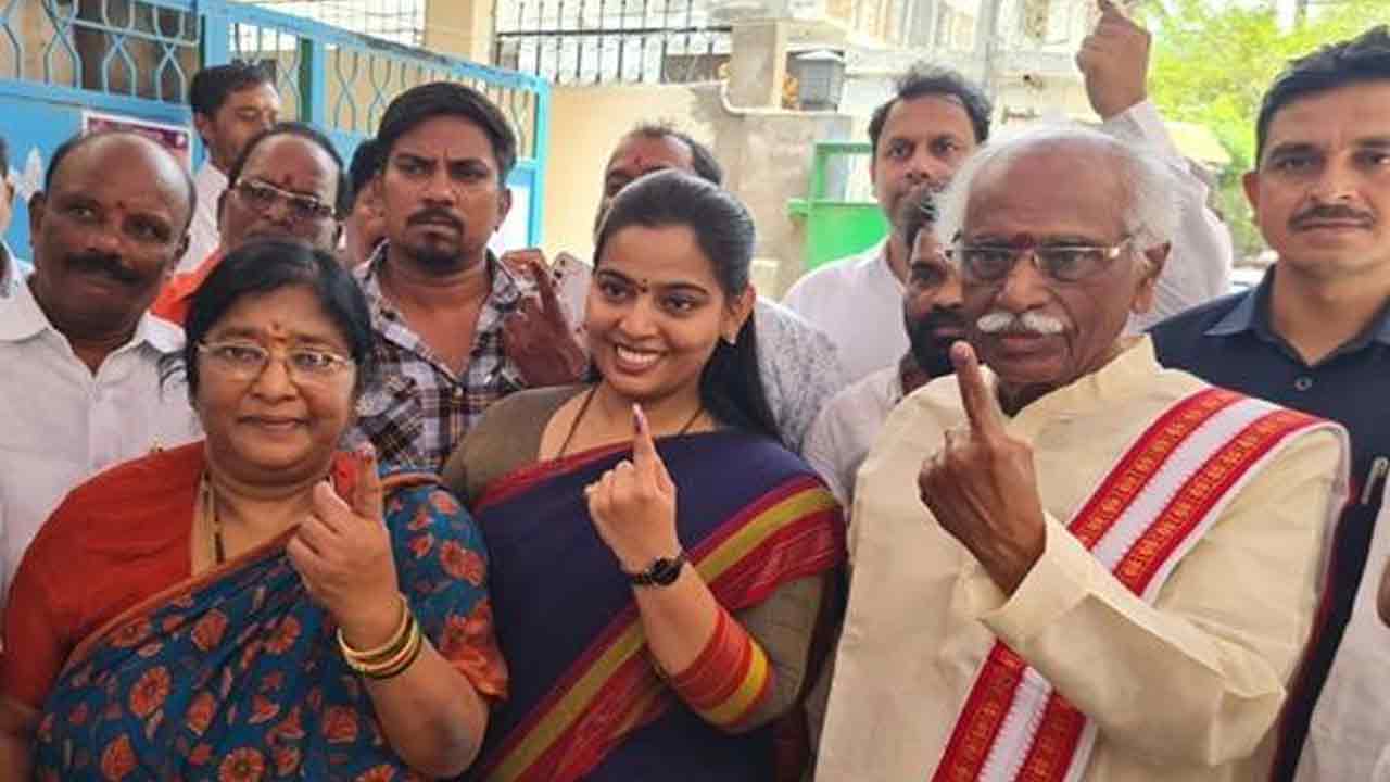 Democracy Strengthened By Voting: Bandaru Dattatreya 