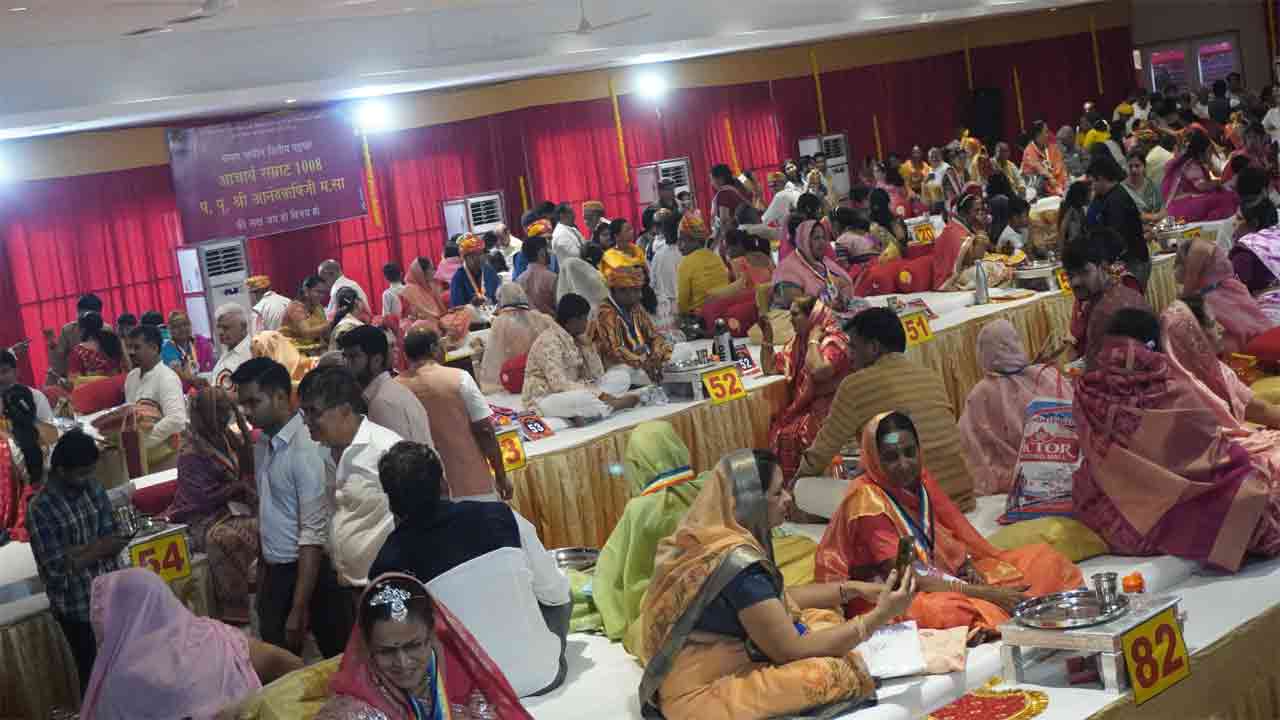 108 Jains From Across India Broke Their One-Year Alternate-Day Fasting in Hyderabad