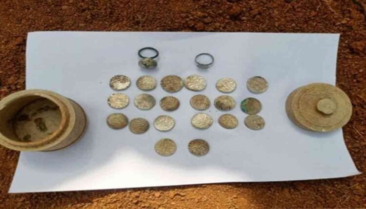 MGNREGA Workers Find Nizam Era Coins In Farmers Field In Siddipet