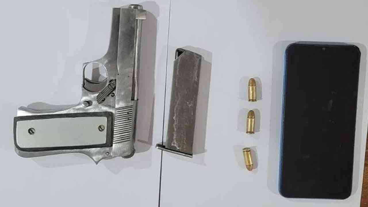 Police Busted Illegal Weapons Racket: Pistol With 3 Live Rounds Seized