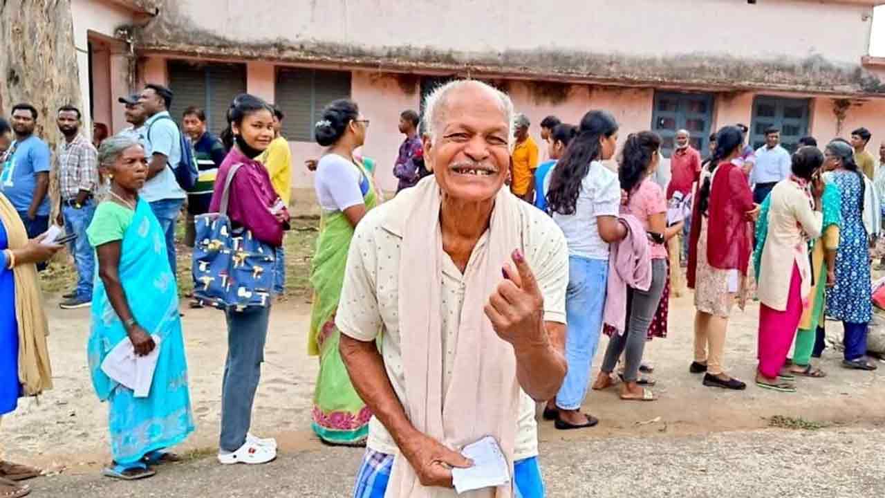 Telangana Recorded 61.16 Percent Polling Till 5 Pm 