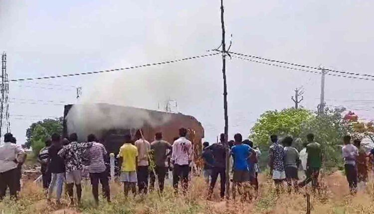 Truck Caught Fire After Coming In Contact With High Tension Wires