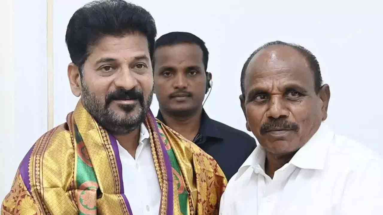 BRS Party Got Another Big Shock: Kale Yadaiah, Chevella MLA Joined Congress