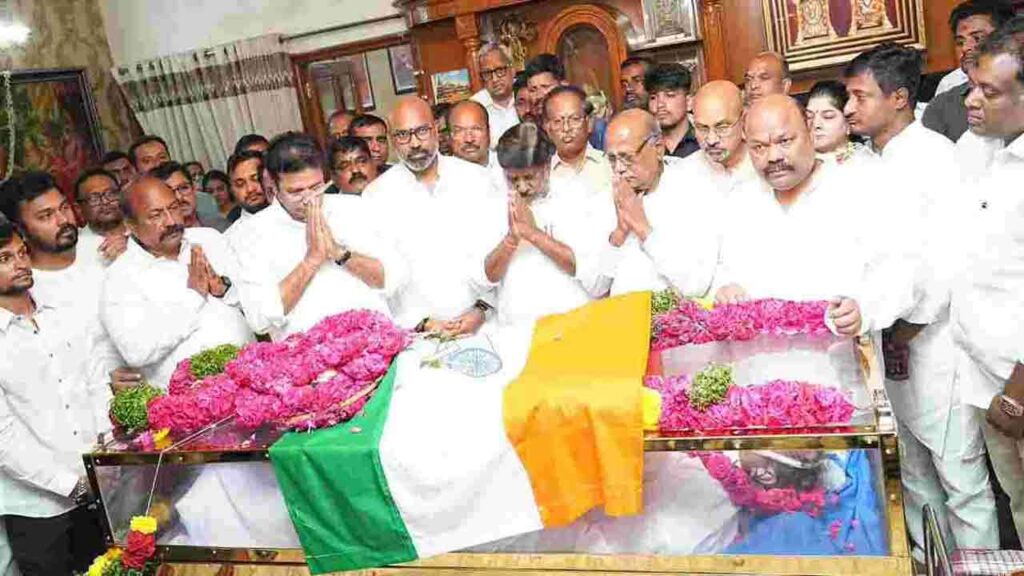 Congress Scarf On The Body Of Dharmapuri Srinivas