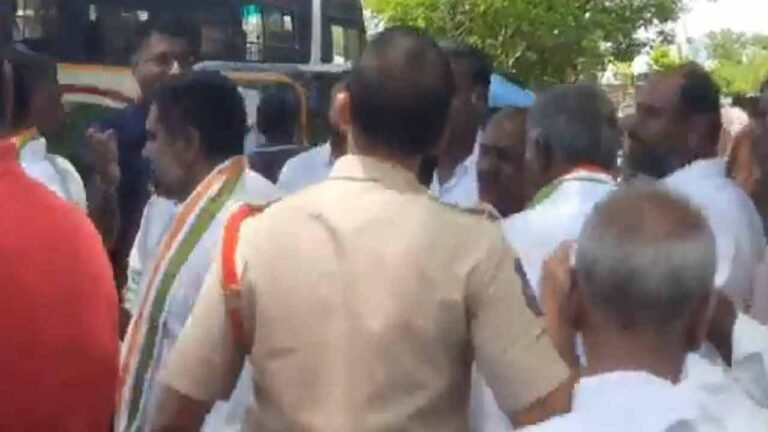 Police Lathi-Charge Congress Activists At Chelpur