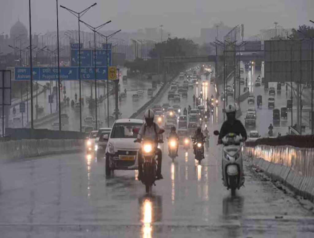 Heavy Rainfall to Hit 16 Districts of Telangana