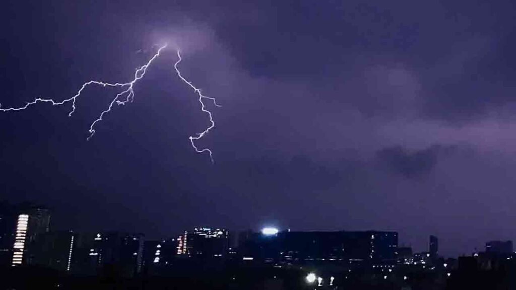 IMD Hyderabad Forecasts Thundershowers For All Zones Of City Today