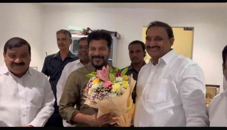 Another Shock For BRS: Gandhi For Congress 