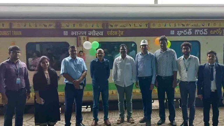 Divya Dakshin Yatra With Jyotirlinga Trains Commences Journey From Secunderabad