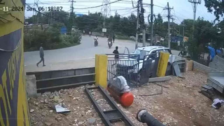 Hyderabad: Drunk Degree Student Hit Man Walking On The Road