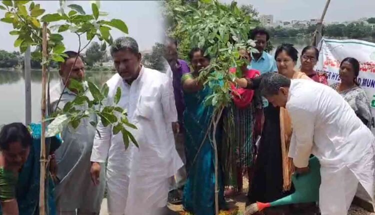 Kausar Mohiuddin Promotes Cleanliness and Greenery in Karwan