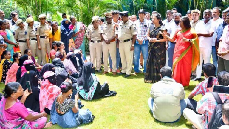 Media Complaints Should Be Resolved In Time: Gadwal Vijayalakshmi