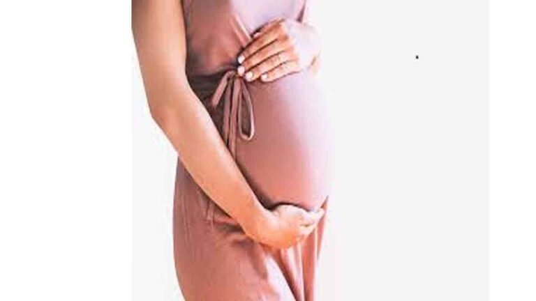 Tragic Negligence: Woman Gives Birth in Chair at Hospital