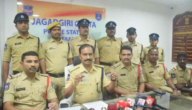 Gang Of Four Attention Diversion Offenders Arrested: Two Absconding