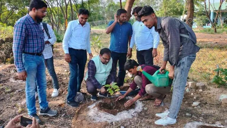 MANUU Planted Saplings Under Campaign 'Ek Ped Maa Ke Naam'