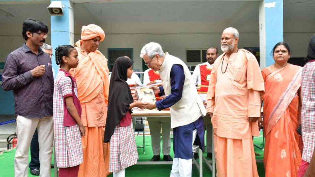 Governor Distributed Notebooks To Students