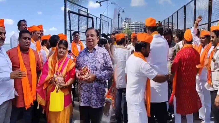 WATCH | Tension Near Tank Bund