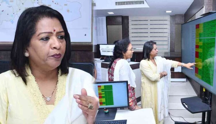 Mayor Vijayalaxmi Instructs GHMC Officials To See That People Don't Face Any Problem