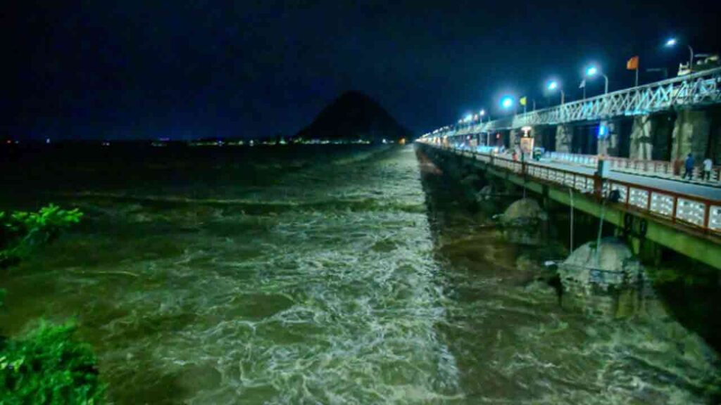 Prakasam Barrage Gate Damaged! Second Highest Flood Discharge Reported