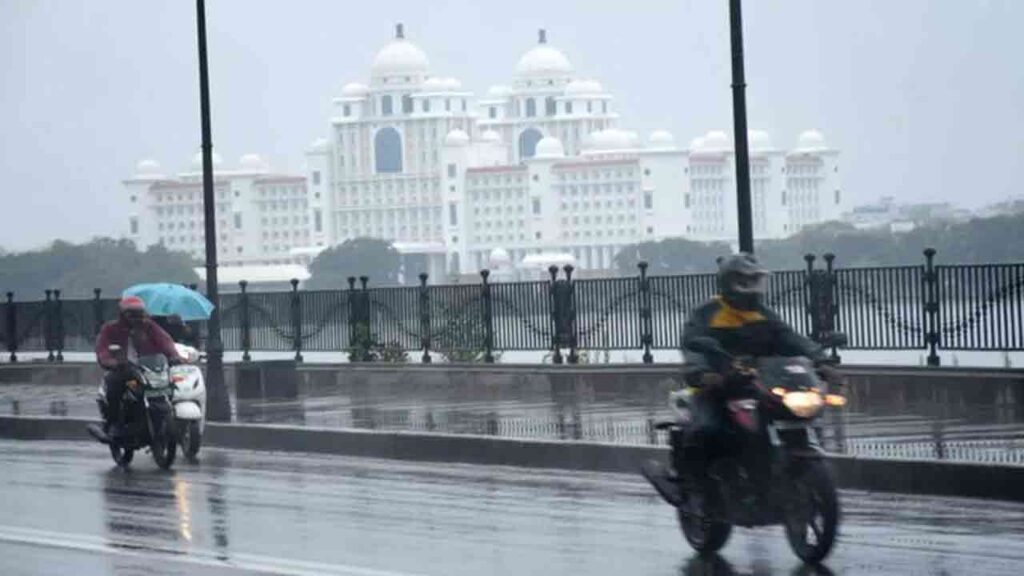 Heavy Rain: IMD Issues Warning for Telangana Again