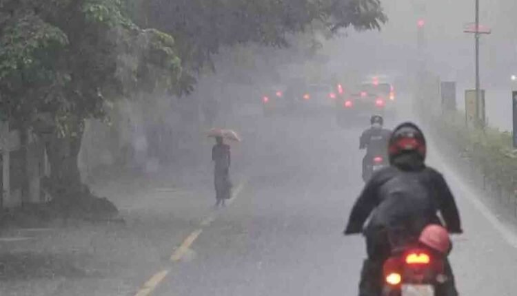 IMD Warns of Heavy Rain in Telangana, CM Alerts Departments