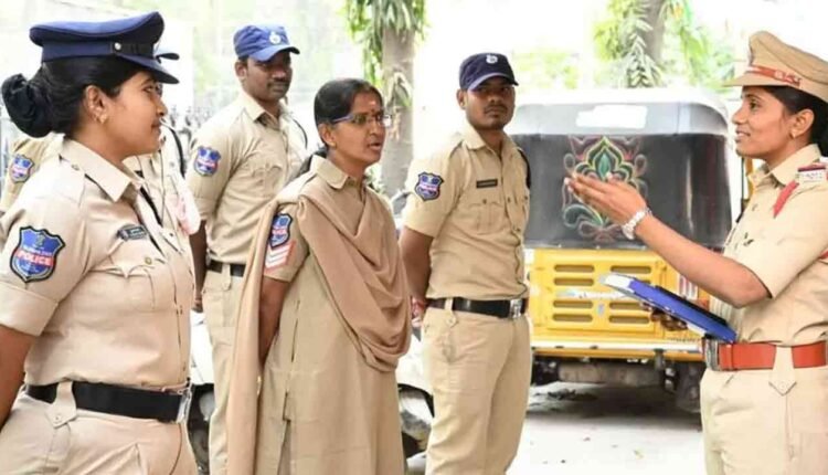 SHE Team Rescue Girl Locked In A Hotel Room For 20 Days