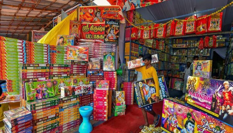 Trade license mandatory for firecracker shops: GHMC Commissioner
