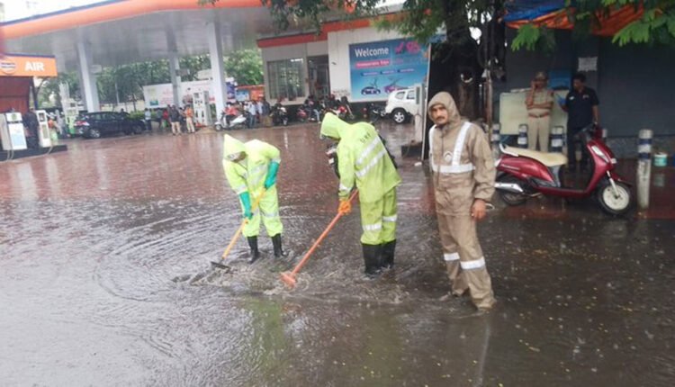 Heavy Rain Causes Waterlogging In Many Parts Of Hyderabad