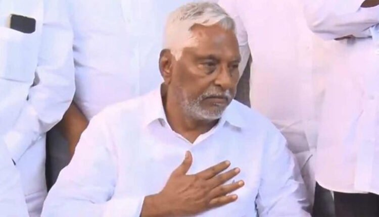 Jeevan Reddy's Protest Against Defections Into Congress Gets Madhu Yaski Support