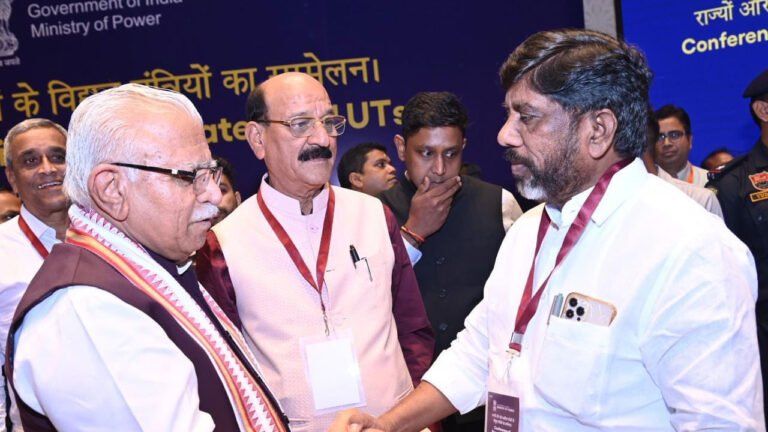 Bhatti Vikramarka Met Manohar Lal And Discussed Issues Concerning Power Sector In Telangana