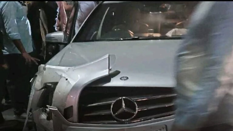 Hyderabad: Mercedez Benz Crashes Into Road Median In Banjara Hills