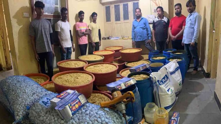 Hyderabad Task Force Arrested Eight People Selling Adulterated Ginger Garlic Paste