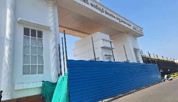 Bahubali Main Gate At Telangana Secretariat Removed