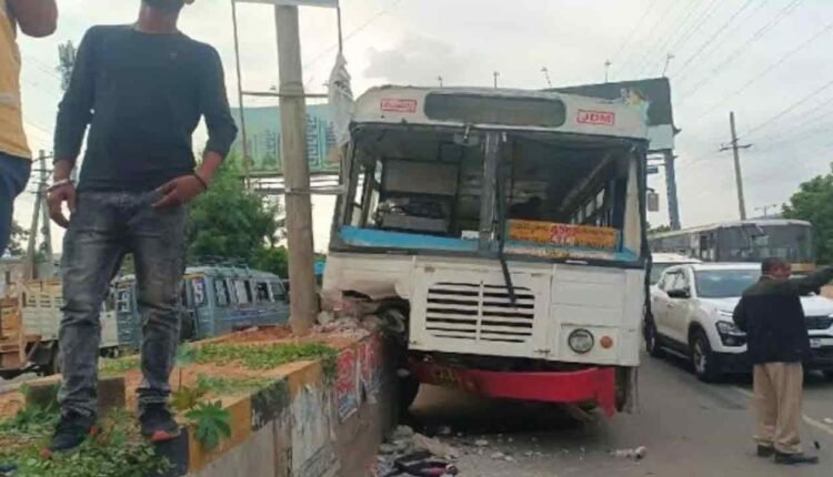 Bus Accident, Motorist Killed In Kukatpally Collision 