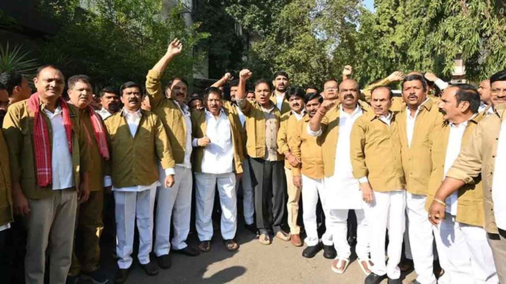 BRS MLAs, KTR Reach Assembly In Autos