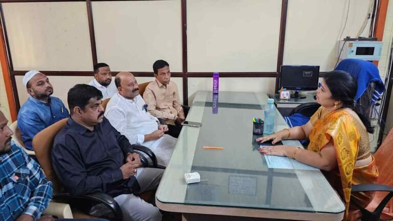 Muslim Students Attacked In Old City: MIM MLA Visits School