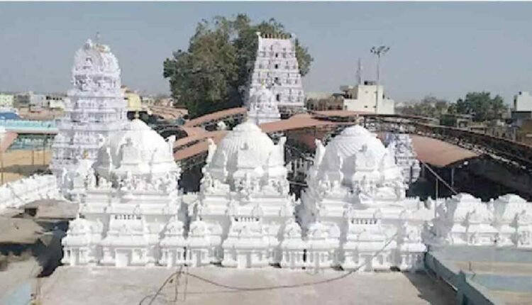 Secular State Govt. Turned Into Grabbers And Sellers Of Temple Lands: VHP