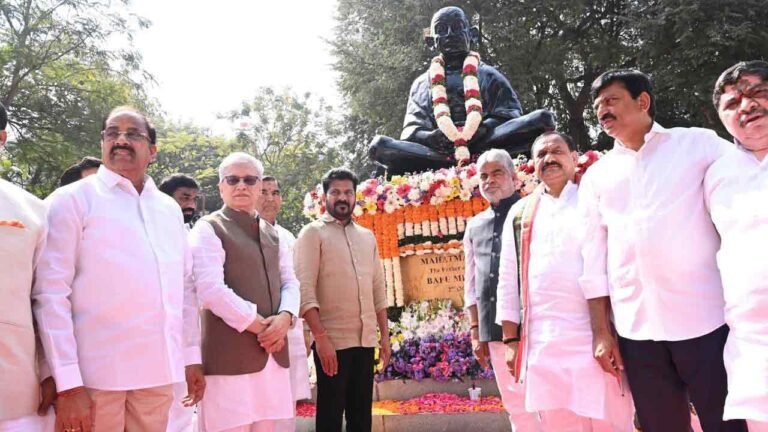 Governor And CM Paid Grand Tributes To Gandhi Ji At Bapu Ghat