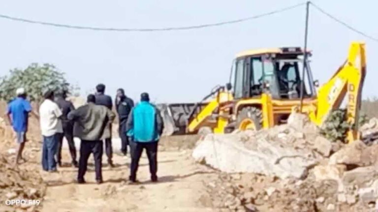 HYDRAA In Action: Ex-MLA's Fencing Demolished!