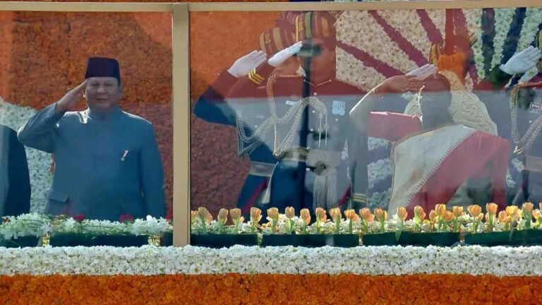 President Murmu Unfurls National Flag At Kartavya Path