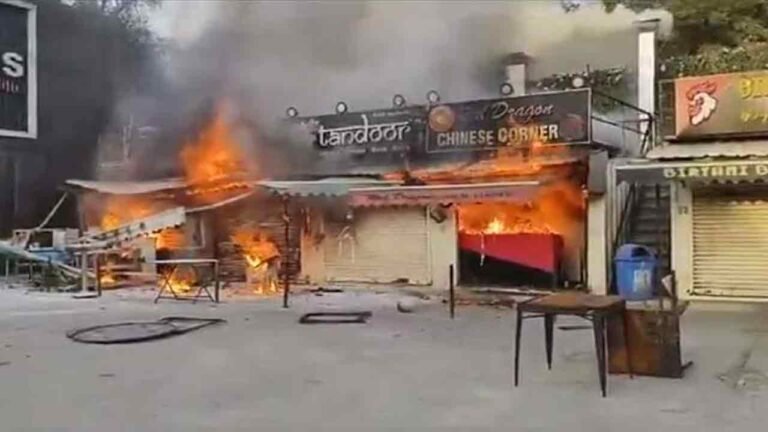 Major Fire Accident In A Tiffin Centre And Mahindra Car Showroom