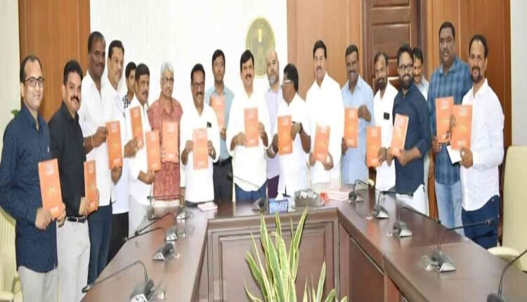 Minister Ponguleti Unveiled TUWJ Dairy-2025