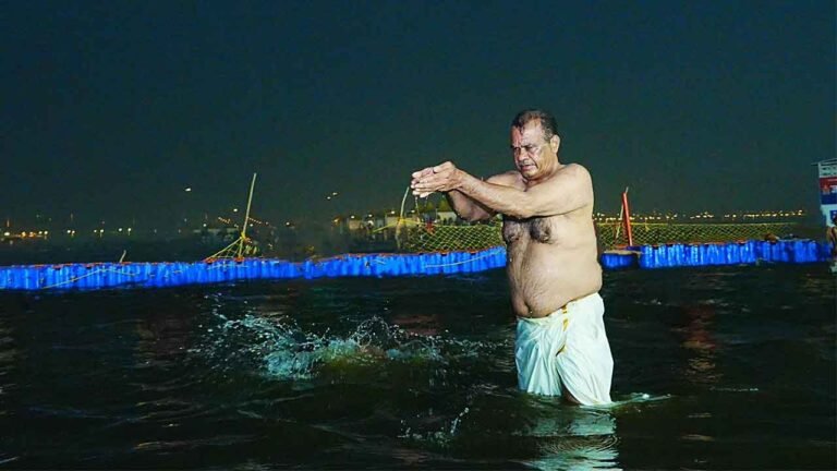 Minister Komatireddy Takes Holy Dip At Maha Kumbh Mela