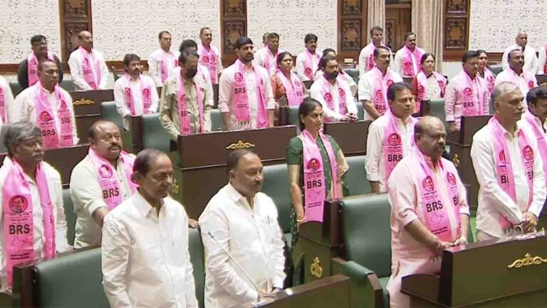 KCR Welcomed by BRS MLAs at Telangana Assembly