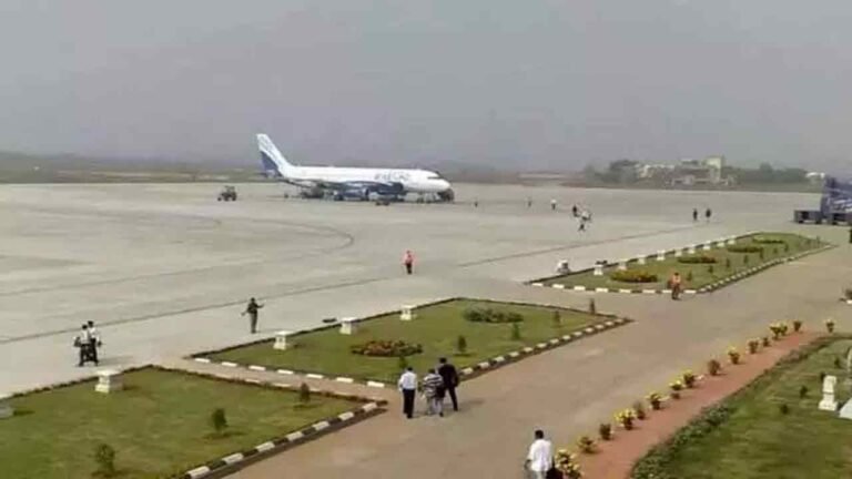 Tension At Mamunur Airport: Farmers Protest