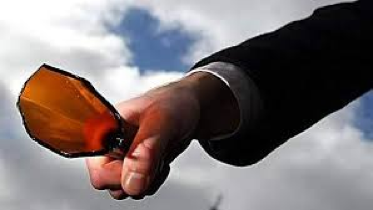 Bike Racer Hits Constable With Beer Bottle In Banjara Hills