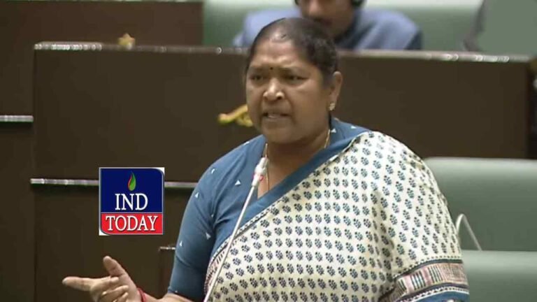 Seethakka Strong Counter To KTR On Budget 2025-26 